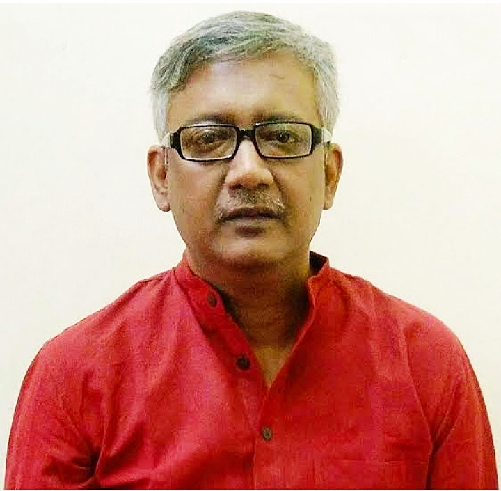 মুখোমুখি কমরেড শমীক লাহিড়ী। সঞ্চালনায় সাংবাদিক শুদ্ধসত্ব গুপ্ত।