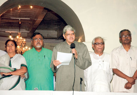 rajbhavan Lefts with mamata